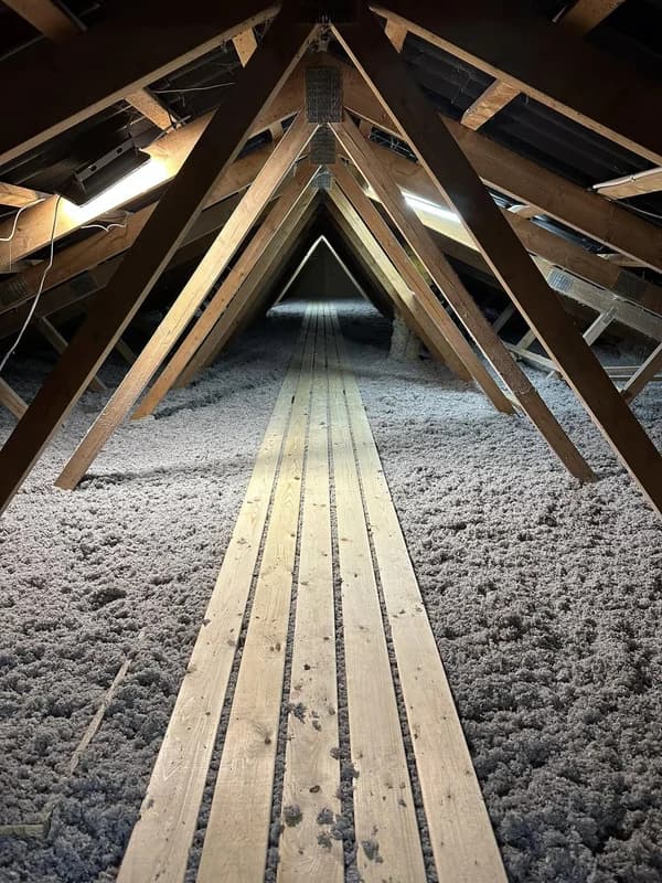 Loft før og efter isolering — efter